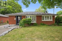 10 SUMAC PLACE  Guelph (Riverside Park), ON N1E 1K9