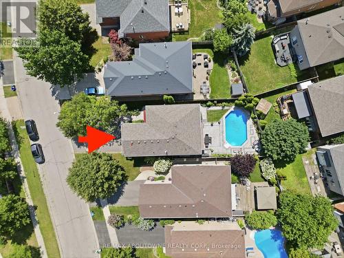 2216 NORFOLK DRIVE  Oakville, ON L6H 6H4