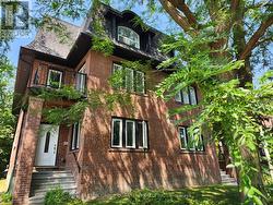2 - 28 BOUSTEAD AVENUE  Toronto, ON M6R 1Y9