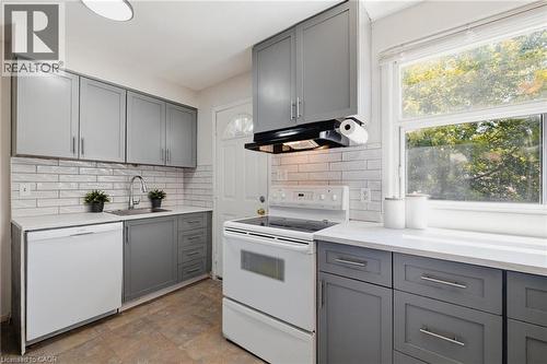 164 Jansen Avenue Unit# 11, Kitchener, ON - Indoor Photo Showing Kitchen