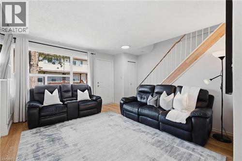 164 Jansen Avenue Unit# 11, Kitchener, ON - Indoor Photo Showing Living Room