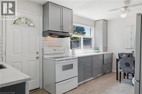 164 Jansen Avenue Unit# 11, Kitchener, ON - Indoor Photo Showing Kitchen