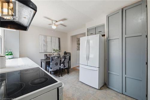 164 Jansen Avenue Unit# 11, Kitchener, ON - Indoor Photo Showing Kitchen