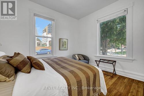52 Lebreton Street N, Ottawa, ON - Indoor Photo Showing Bedroom