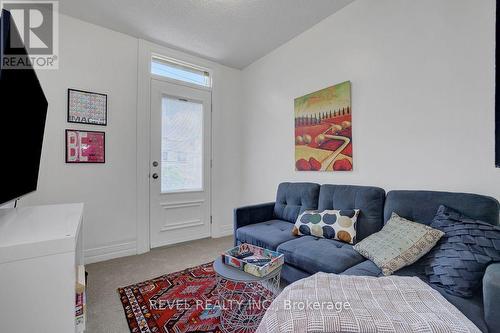 52 Lebreton Street N, Ottawa, ON - Indoor Photo Showing Living Room