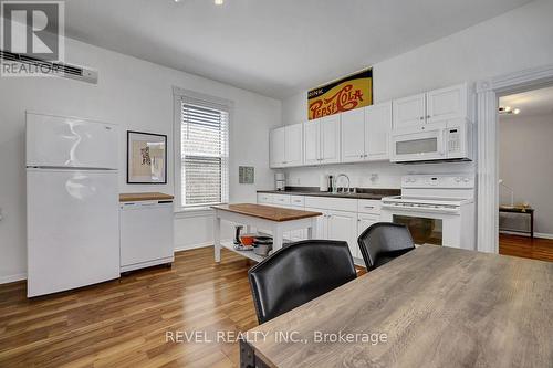 52 Lebreton Street N, Ottawa, ON - Indoor Photo Showing Kitchen