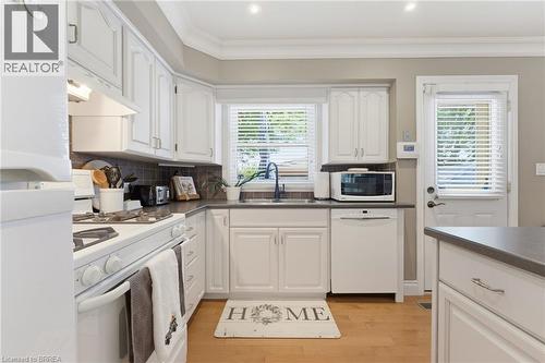 35 Varadi Avenue, Brantford, ON - Indoor Photo Showing Kitchen With Double Sink