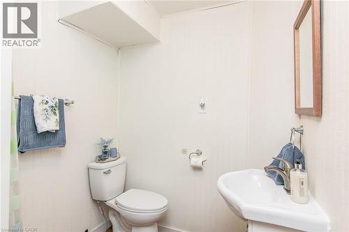 36 Amos Avenue, Waterloo, ON - Indoor Photo Showing Bathroom