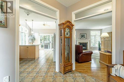 37 - 100 Southgate Parkway, St. Thomas, ON - Indoor With Fireplace