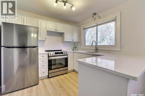 1409 Shannon Road, Regina, SK - Indoor Photo Showing Kitchen With Stainless Steel Kitchen