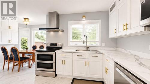 8 Blake, Little Current, ON - Indoor Photo Showing Kitchen With Upgraded Kitchen