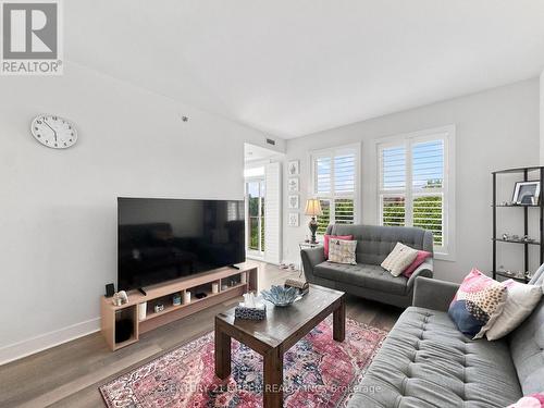 224 - 28 Prince Regent Street, Markham, ON - Indoor Photo Showing Living Room