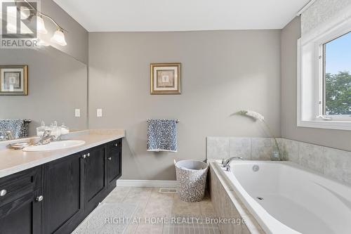 Primary bathroom - 38 Weaver Drive, Hamilton, ON - Indoor Photo Showing Bathroom