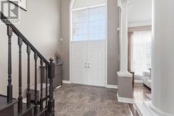 Double height foyer - 
