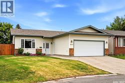 5831 Keffner BAY  Regina, SK S4X 4B8