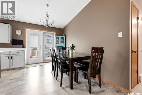 5831 Keffner Bay, Regina, SK - Indoor Photo Showing Dining Room