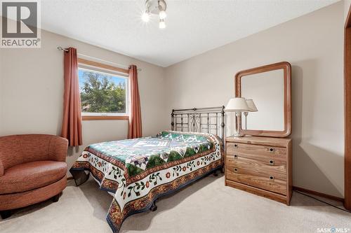 5831 Keffner Bay, Regina, SK - Indoor Photo Showing Bedroom