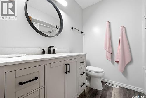 5831 Keffner Bay, Regina, SK - Indoor Photo Showing Bathroom