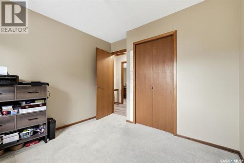 5831 Keffner Bay, Regina, SK - Indoor