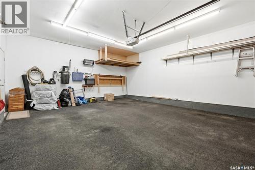 5831 Keffner Bay, Regina, SK - Indoor Photo Showing Garage