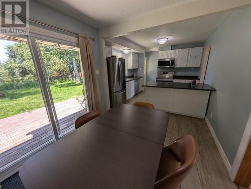 112 Superior Ave, Wawa, ON - Indoor Photo Showing Kitchen