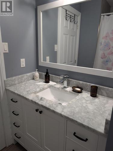 112 Superior Ave, Wawa, ON - Indoor Photo Showing Bathroom