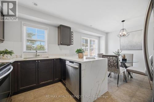 6 Viewforth Road, Brampton, ON - Indoor Photo Showing Kitchen With Upgraded Kitchen