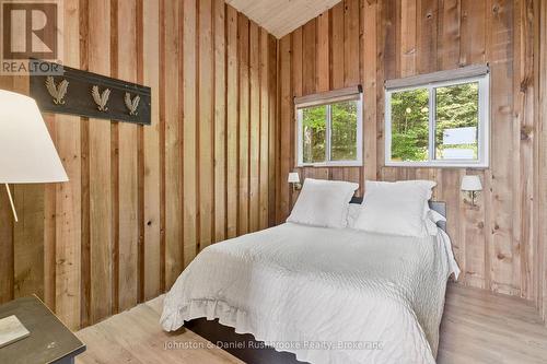 842 Emsdale Lake Road, Kearney, ON - Indoor Photo Showing Bedroom