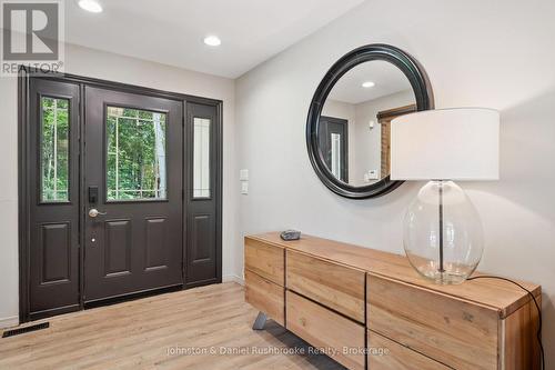 842 Emsdale Lake Road, Kearney, ON - Indoor Photo Showing Other Room
