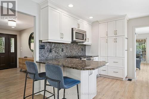 842 Emsdale Lake Road, Kearney, ON - Indoor Photo Showing Kitchen With Upgraded Kitchen