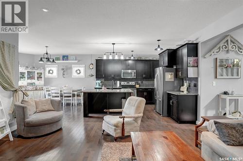 5471 Universal Crescent, Regina, SK - Indoor