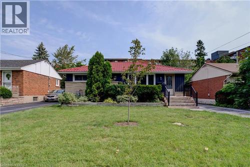 14 CHERRYWOOD Drive  Stoney Creek, ON L8G 2P5