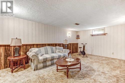 153 Highview Drive, St. Thomas, ON - Indoor Photo Showing Living Room