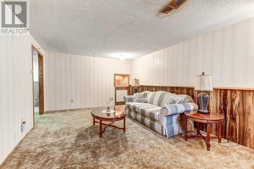 153 Highview Drive, St. Thomas, ON - Indoor Photo Showing Living Room