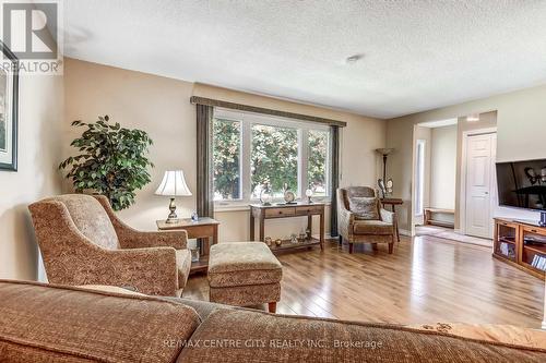 153 Highview Drive, St. Thomas, ON - Indoor Photo Showing Living Room