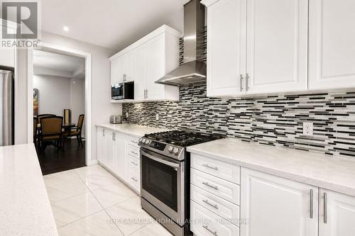 23 Chaumont Drive, Hamilton, ON - Indoor Photo Showing Kitchen With Upgraded Kitchen