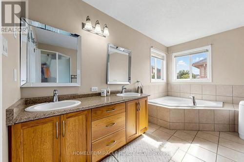 378 Mountain Laurel Crescent, Kitchener, ON - Indoor Photo Showing Bathroom