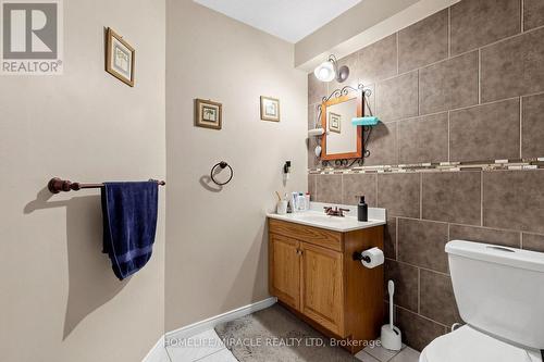 378 Mountain Laurel Crescent, Kitchener, ON - Indoor Photo Showing Bathroom