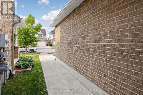 378 Mountain Laurel Crescent, Kitchener, ON - Outdoor