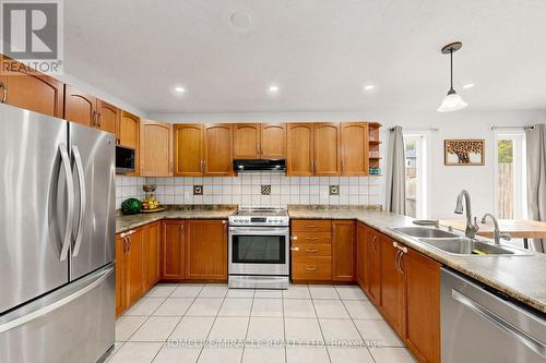 378 Mountain Laurel Crescent, Kitchener, ON - Indoor Photo Showing Kitchen With Double Sink