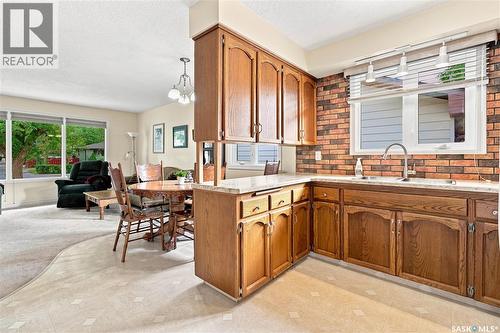 220 Frontenac Drive, Regina, SK - Indoor Photo Showing Kitchen