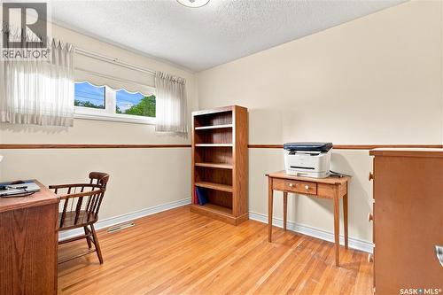 220 Frontenac Drive, Regina, SK - Indoor Photo Showing Office