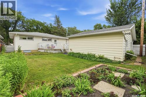 220 Frontenac Drive, Regina, SK - Outdoor With Deck Patio Veranda