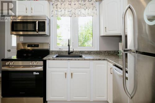 5 Alcock Crescent, Gander, NL - Indoor Photo Showing Kitchen With Stainless Steel Kitchen With Upgraded Kitchen