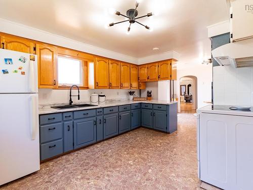 6055 Highway 12, North Alton, NS - Indoor Photo Showing Kitchen With Double Sink