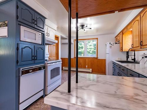6055 Highway 12, North Alton, NS - Indoor Photo Showing Kitchen