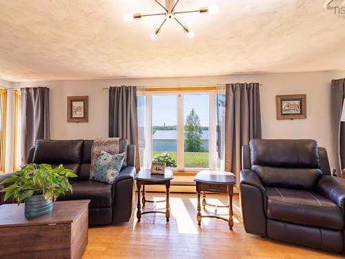 6055 Highway 12, North Alton, NS - Indoor Photo Showing Living Room