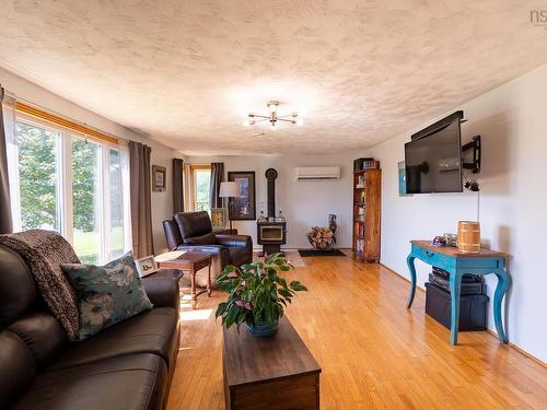 6055 Highway 12, North Alton, NS - Indoor Photo Showing Living Room