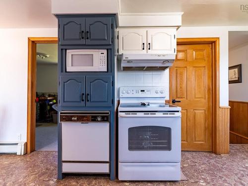 6055 Highway 12, North Alton, NS - Indoor Photo Showing Kitchen