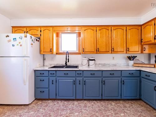 6055 Highway 12, North Alton, NS - Indoor Photo Showing Kitchen With Double Sink